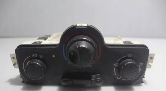 Renault Megane II Interior fan control switch 