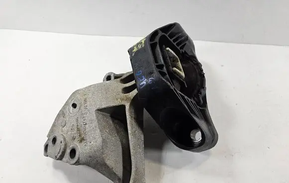 Renault Megane IV Engine mount bracket 112327345R