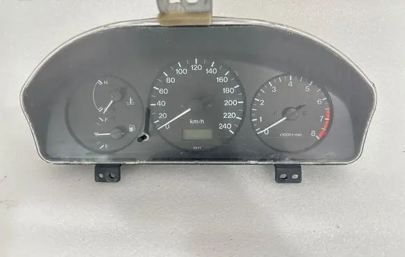 Mazda 626 Speedometer (instrument cluster) FGGE7BD