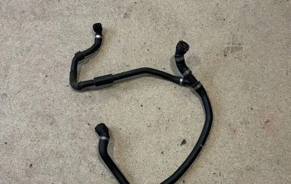 BMW M2 F87 Engine coolant pipe/hose 8071988