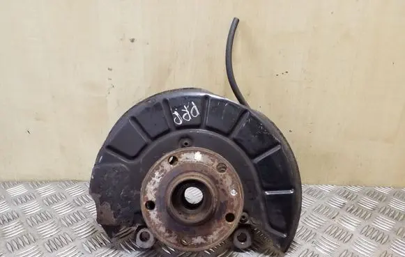 Volkswagen Tiguan Front wheel hub