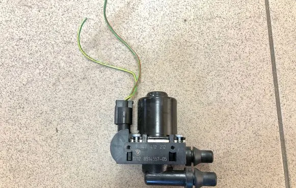 BMW X5 F15 Coolant heater control valve 851455705 1147412212 1712851455705