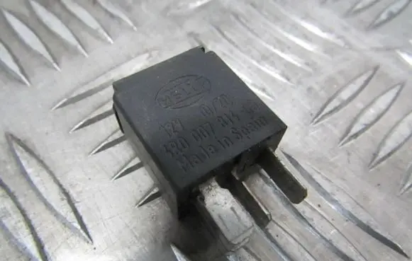 Volvo S70 V70 V70 XC Other relay 9441161