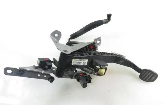 Ford Kuga I Clutch pedal 3M517B633KD