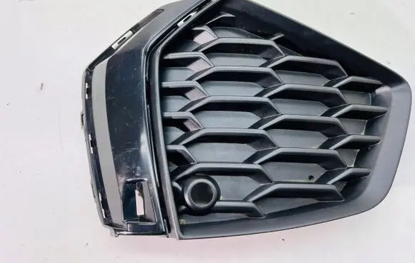 Audi A3 8Y Front bumper lower grill 8Y0807681B