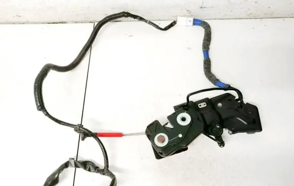 Hyundai i30 Seat back rest lock catch 214211236