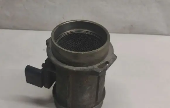 Audi A6 S6 C5 4B Mass air flow meter 059906461D