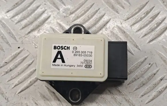 Toyota Avensis T270 ESP acceleration yaw rate sensor 8918305030 1275100464