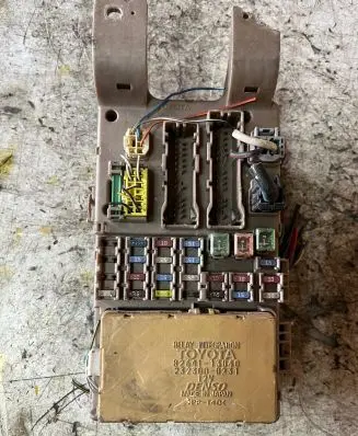 Toyota Corolla Verso E121 Fuse box set 8264113040