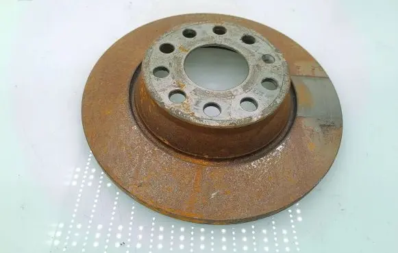 Volkswagen PASSAT B7 Rear brake disc