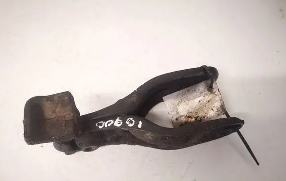 Citroen C5 Engine mount bracket A000500