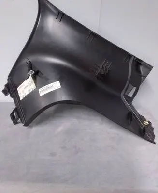 (D)pillar trim (top)