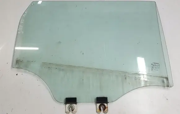Jeep Cherokee Sliding door window/glass 