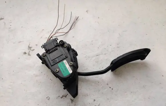 Renault Master II Accelerator throttle pedal 6PV00811904 7700314525