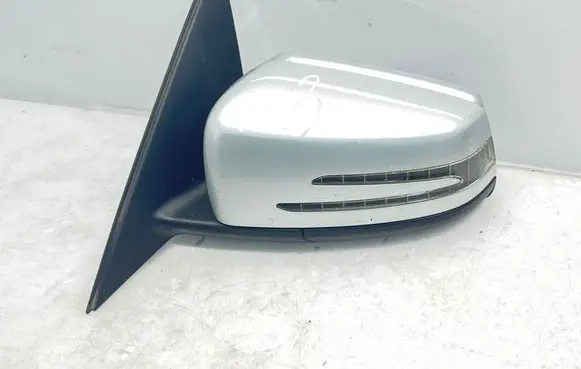 Mercedes-Benz C W204 Front door electric wing mirror A2048103316