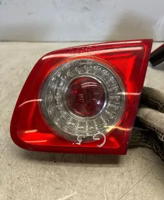 Volkswagen Golf V Tailgate rear/tail lights 983152