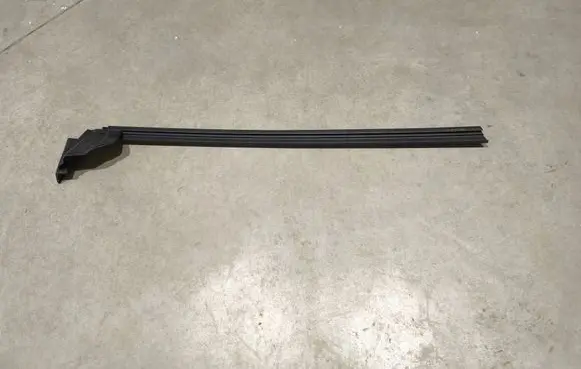Tesla Model 3 Rubber seal front door window/glass 109049600E 109049500E 1090503