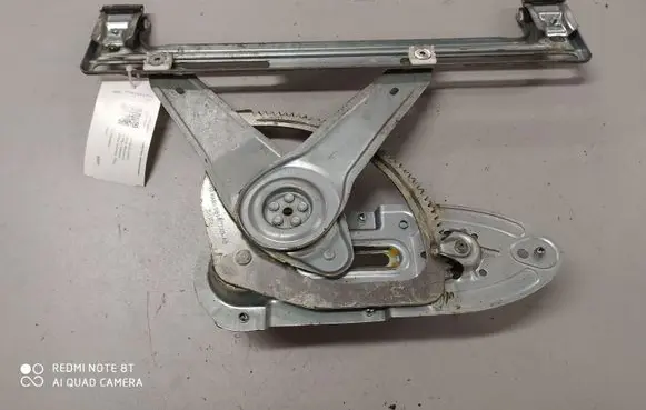Rear door manual window regulator