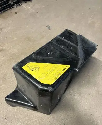 Volvo S60 Battery box tray cover/lid 8622335