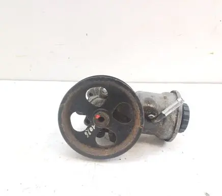 Toyota Avensis T250 Power steering pump