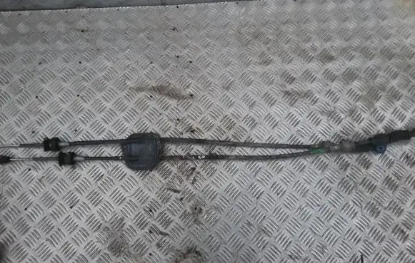 Gear shift cable linkage