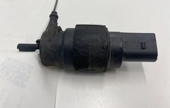 Audi A5 8T 8F Windscreen/windshield washer pump 8K5955647