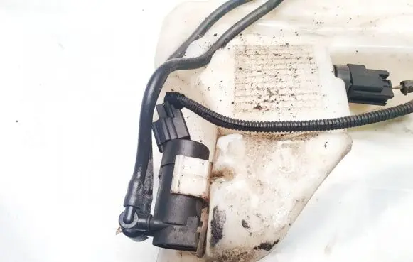 Ford Focus C-MAX Windscreen/windshield washer pump 1s7117k624fe t655c