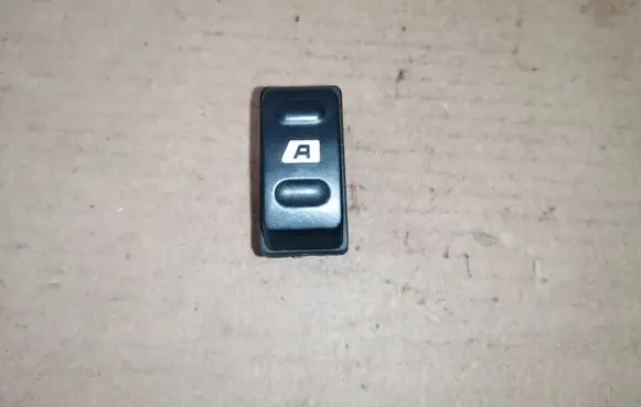 Citroen Xsara Picasso Electric window control switch 22681