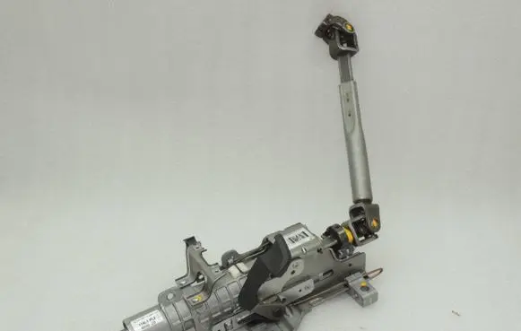 Alfa Romeo Giulietta Steering wheel axle 50524243 50521656