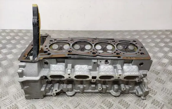 Mercedes-Benz B W246 W242 Engine head R207016 02161100091T 270910