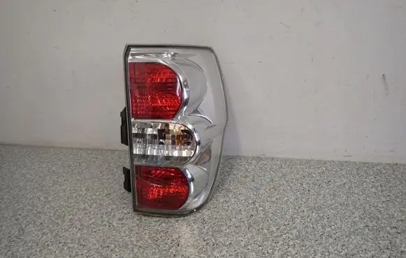 Suzuki Grand Vitara II Rear/tail lights 35603-64J1L