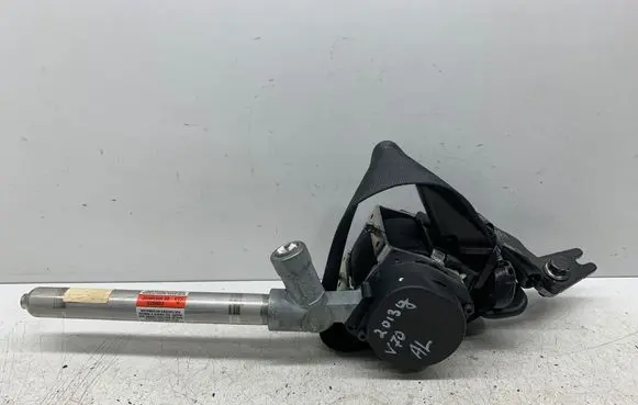 Volvo V70 Rear seatbelt 6081727RX