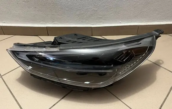 Hyundai i30 Headlight/headlamp 92101G4600
