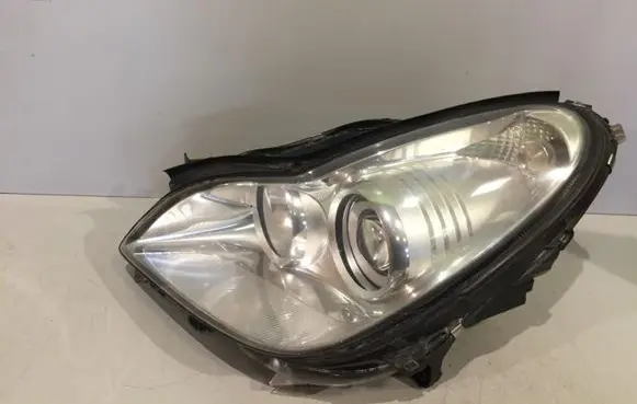 Mercedes-Benz CLS C219 Headlight/headlamp