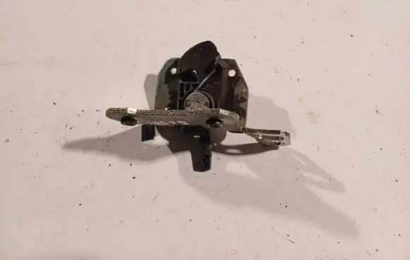 Mercedes-Benz E W212 Seat back rest lock catch A2049200572