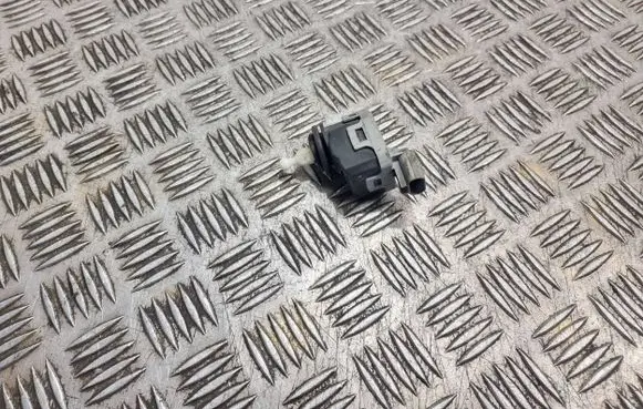 Opel Astra G Headlight level adjustment motor 90590665