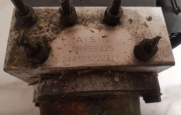 Mitsubishi Pajero Sport I ABS Pump MR955425 244303222311