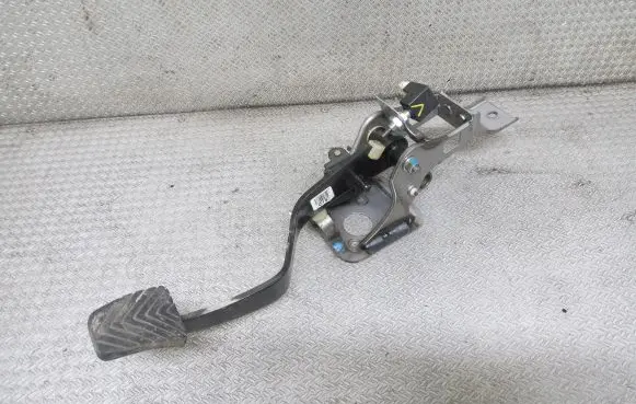 KIA Venga Clutch pedal 