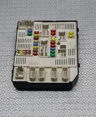 Renault Megane III Fuse box set 284B60168R 9636246585 519331E01