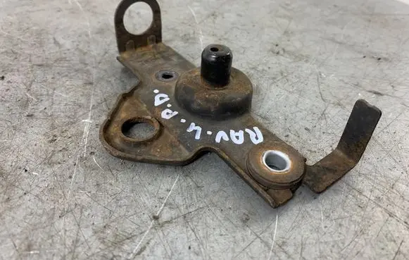 Radiator mount bracket