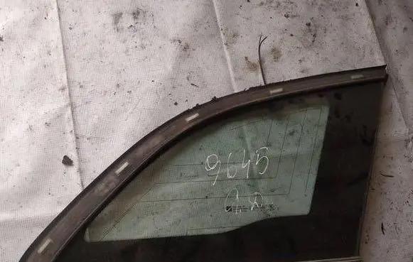 Opel Insignia A Rear side window as2
