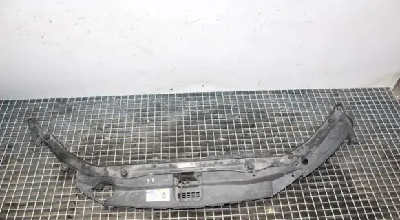 Hyundai Santa Fe Radiator trim 