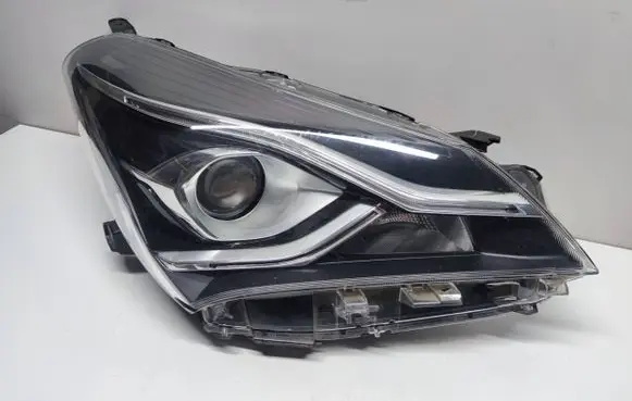 Toyota Yaris Headlight/headlamp