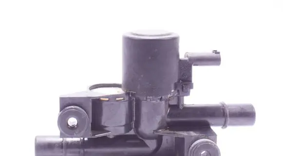 Volkswagen PASSAT B8 Fuel pressure regulator 5Q0201559A