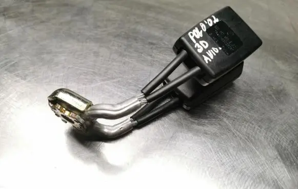 Volkswagen Polo Rear seatbelt buckle 6Q0857488B