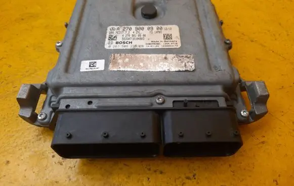 Mercedes-Benz B W246 W242 Engine control unit/module ECU A2709000900