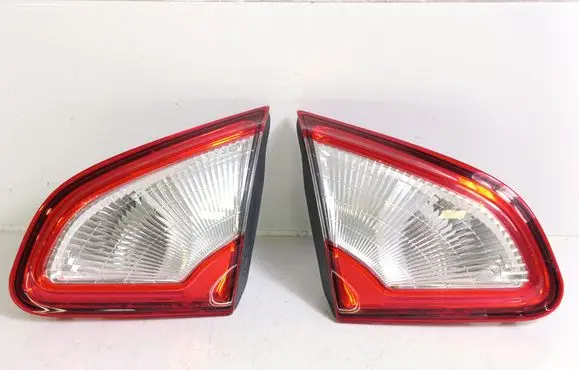 Nissan Qashqai+2 Tailgate rear/tail lights 89503189 89503209