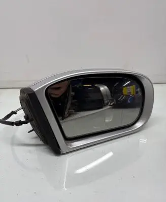 Mercedes-Benz C W203 Front door electric wing mirror 413133418