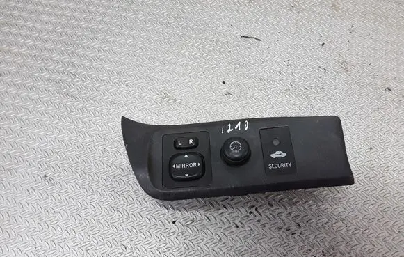 Toyota RAV 4 (XA20) Wing mirror switch