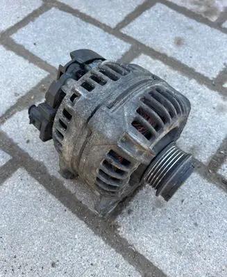 Audi A6 S6 C5 4B Generator/alternator 